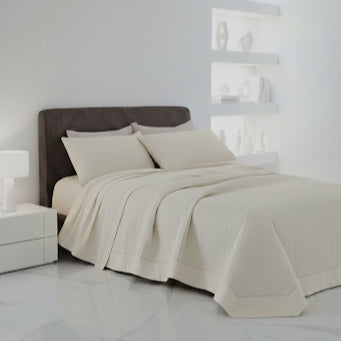 Trapuntino Matrimoniale LAGOM - Percalle Puro Cotone con Piping Artigianale - Barrile donna