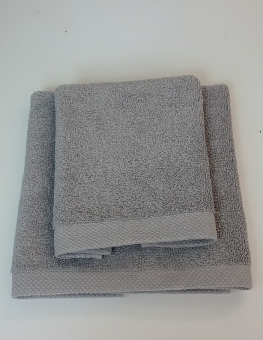 AREA - Set Spugna Asciugamano + Ospite Tinta Unita 100% Cotone - Barrile donna